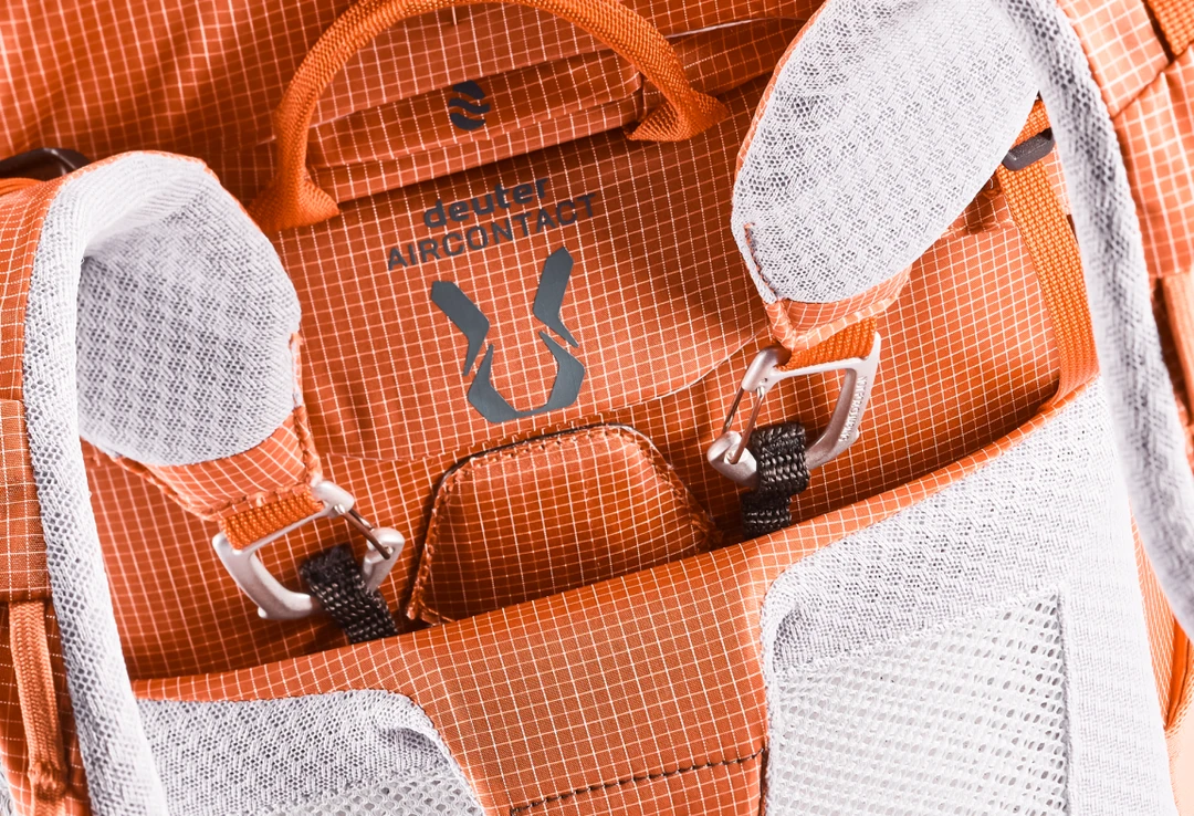 Wholesale ❤️ Backpacks & Duffels Deuter Aircontact Ultra 45+5 SL Trekking 😀 Backpack 💯 8 Backpacks & Duffels Deuter Aircontact Ultra 45+5 SL Trekking Backpack